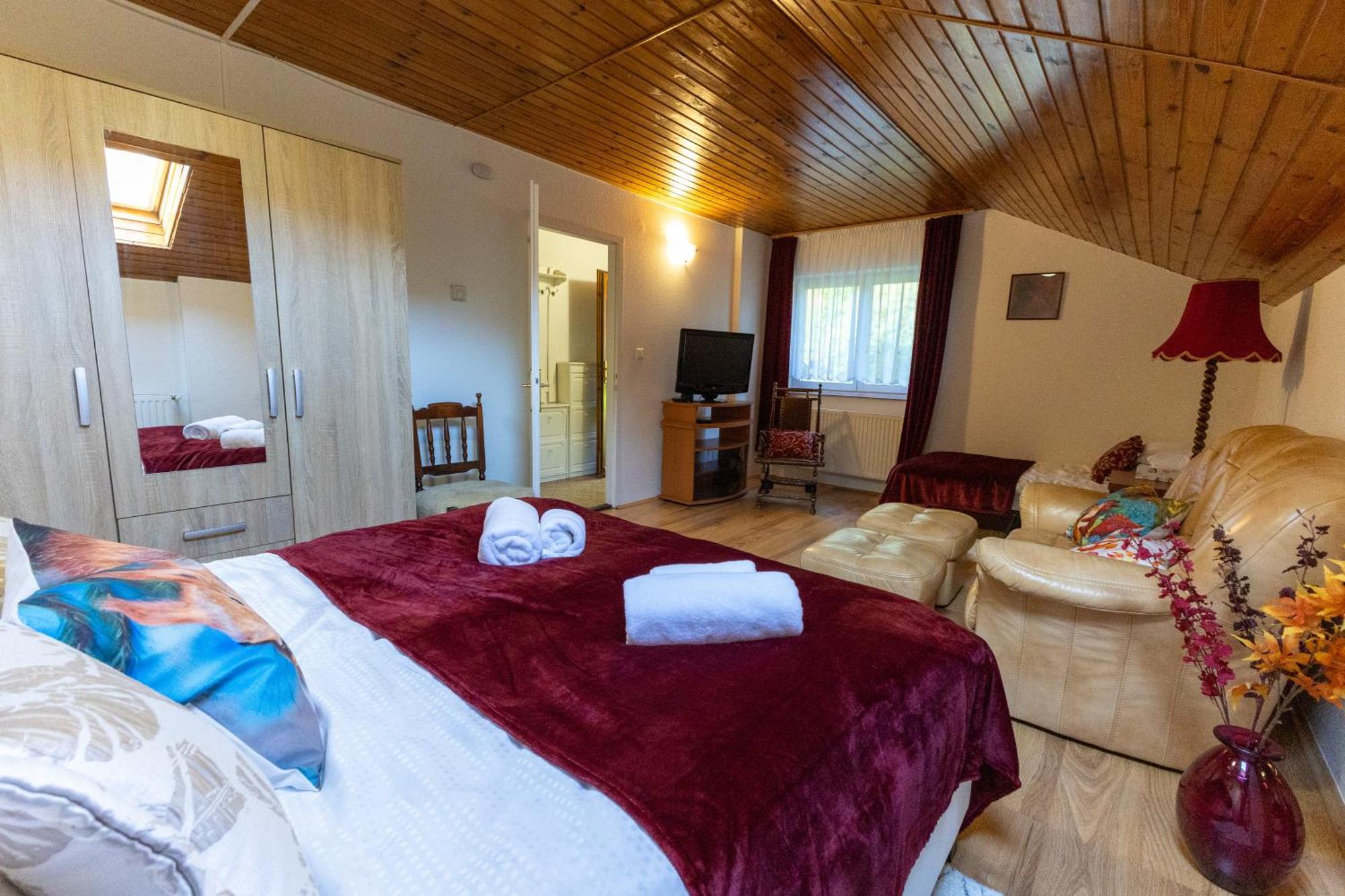 Kismokus Apartman Eger Eksteriør billede